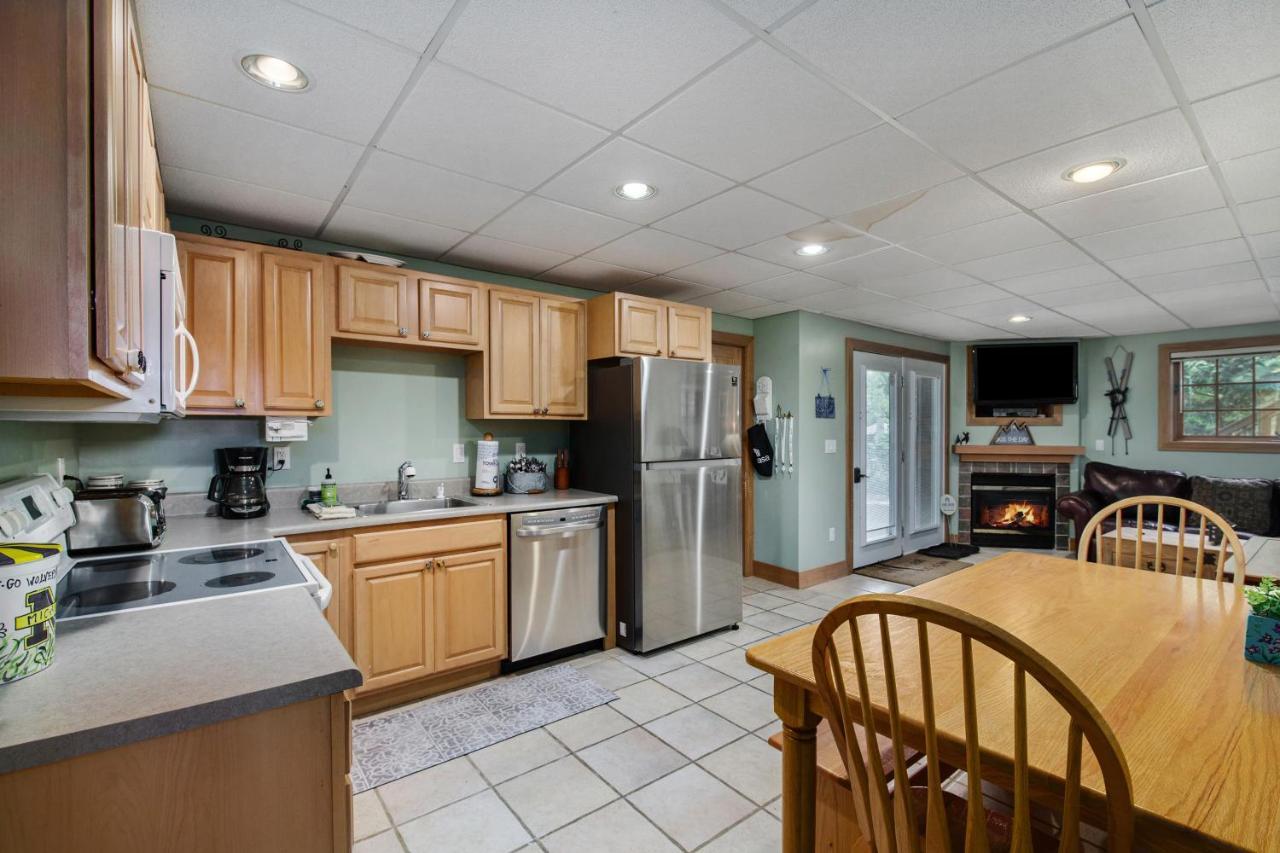Boyne Mountain Getaway, Unit B Aparthotel Boyne Falls Exterior foto